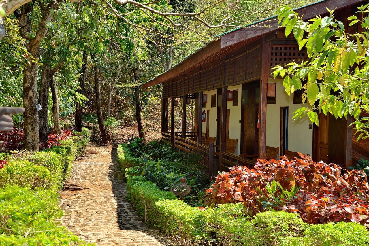Popa Mountain Resort Mount Popa Extérieur photo